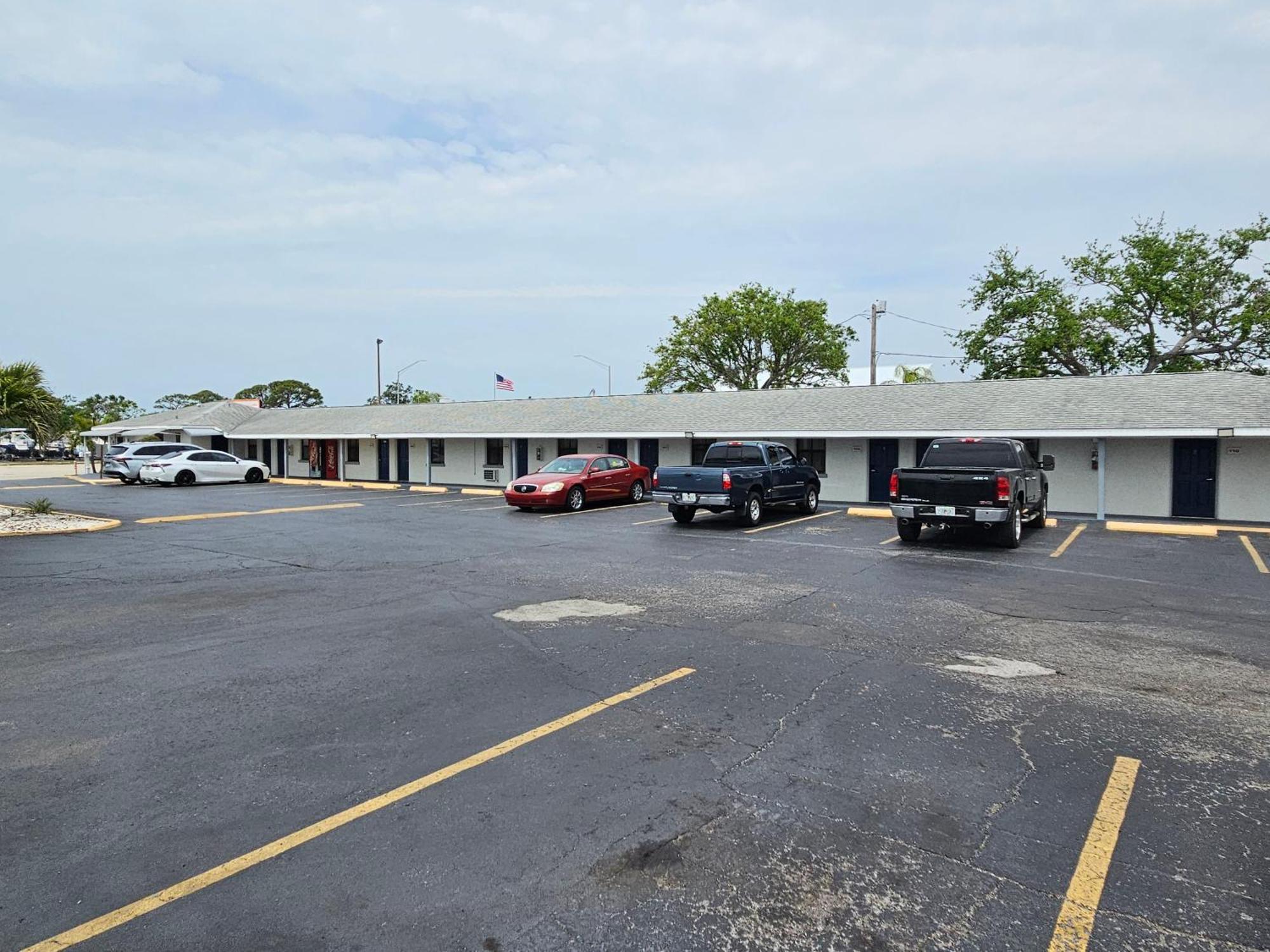 Deluxe - Sarasota Motel *